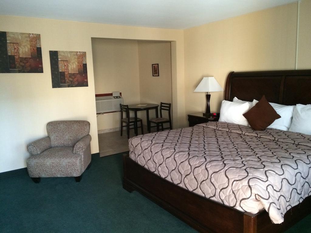 Pacer Inn & Suites Motel Delaware Room photo