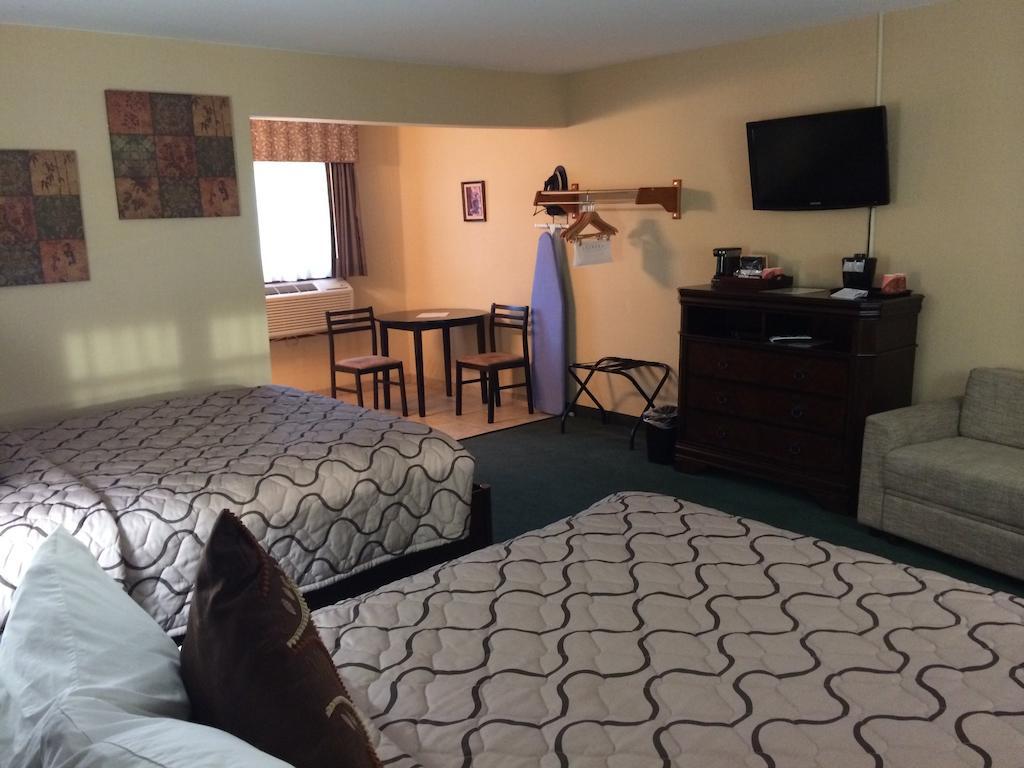 Pacer Inn & Suites Motel Delaware Room photo