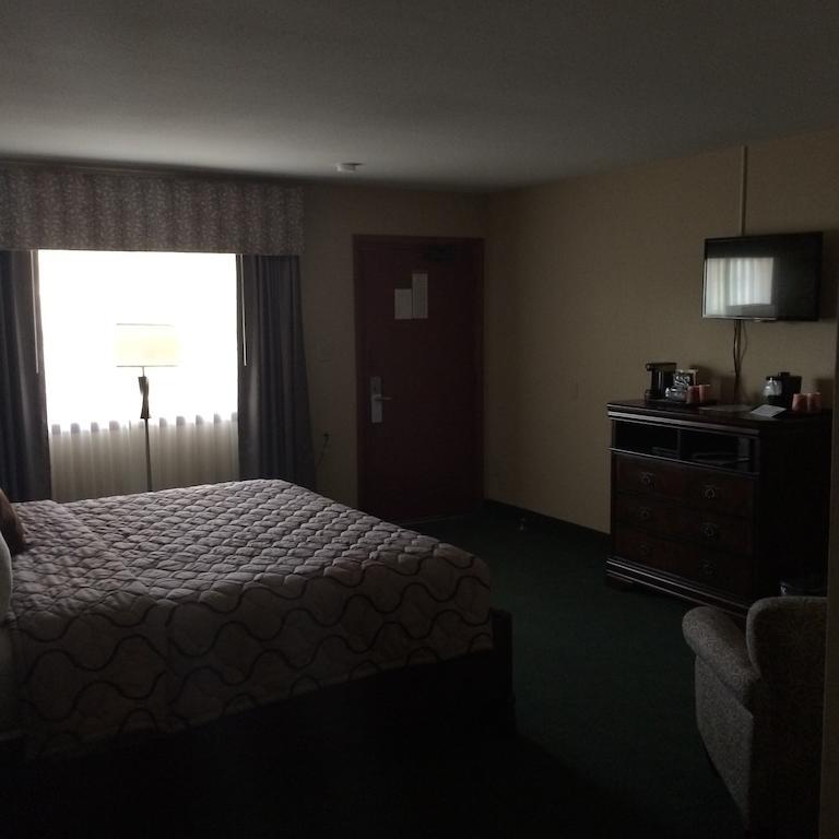 Pacer Inn & Suites Motel Delaware Room photo